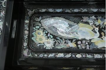 中古　高級品　特大!!　韓国　螺鈿細工　煌びやかで凝った意匠が目を引くドレッサー(鏡台、化粧台、ミラー)(定価約80万円)(R-072574)