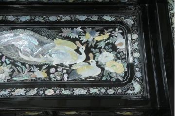 中古　高級品　特大!!　韓国　螺鈿細工　煌びやかで凝った意匠が目を引くドレッサー(鏡台、化粧台、ミラー)(定価約80万円)(R-072574)