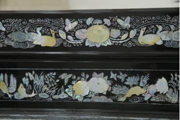 中古　高級品　特大!!　韓国　螺鈿細工　煌びやかで凝った意匠が目を引くドレッサー(鏡台、化粧台、ミラー)(定価約80万円)(R-072574)