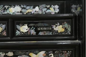 中古　高級品　特大!!　韓国　螺鈿細工　煌びやかで凝った意匠が目を引くドレッサー(鏡台、化粧台、ミラー)(定価約80万円)(R-072574)