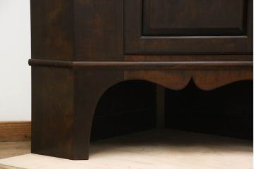 中古　民芸家具　松本民芸家具　落ち着きのある洗練された佇まいが魅力のB型隅棚(コーナーキャビネット、収納棚、飾り棚)(定価約58万円)(R-072575)