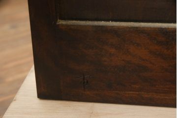 中古　民芸家具　松本民芸家具　落ち着きのある洗練された佇まいが魅力のB型隅棚(コーナーキャビネット、収納棚、飾り棚)(定価約58万円)(R-072575)