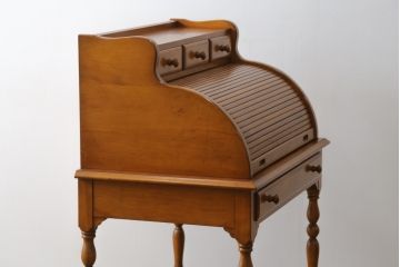 中古　横浜クラシック家具　ダニエル(Daniel)　希少モデル　艶のある木肌と品のある佇まいが美しいロールトップデスク(ライティングビューロー、簿記机、ワークデスク、引き出し、在宅ワーク、在宅用、蛇腹)(R-072576)