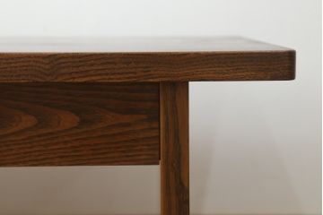 中古　高級品!!　指物家具　タモ材　漆塗り　凛とした佇まいと杢目が美しい文机(ローテーブル、座机、作業台、ワークデスク、在宅用、在宅ワーク用)(R-072578)