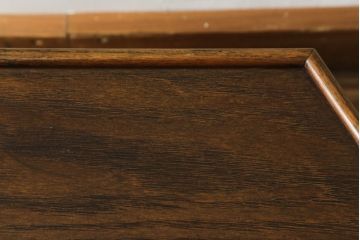 中古　美品　栗材　右三つ巴紋　和のお部屋のアクセントにおすすめの家紋入り八角膳(ローテーブル、飾り台、花台、香炉台)(R-072579)