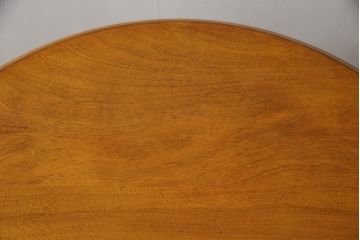 中古　横浜クラシック家具　ダニエル(Daniel)　　レオナ (Leona)　A-317　温かみのある色合いが魅力の丸テーブル(ローテーブル、ラウンドテーブル、コーヒーテーブル、サイドテーブル)(定価約21万円)(R-072580)