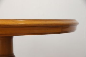 中古　横浜クラシック家具　ダニエル(Daniel)　　レオナ (Leona)　A-317　温かみのある色合いが魅力の丸テーブル(ローテーブル、ラウンドテーブル、コーヒーテーブル、サイドテーブル)(定価約21万円)(R-072580)