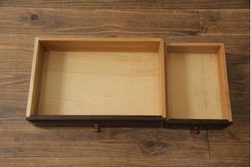 中古　松本民芸家具　立体的なデザインが魅力の凸面小引き出し(卓上収納、小物収納)(R-072581)