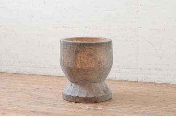 和製アンティーク　素朴な佇まいが魅力の小振りな臼(ウス、うす、ディスプレイ、DIY)(R-072583)