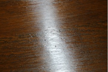 イギリスアンティーク　オーク材　凝ったデザインが目を引く小振りなサイドボード　(R-072588)