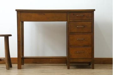和製アンティーク　希少サイズ!!　薄型　楢(ナラ)材　ノスタルジックな雰囲気漂う片袖机　(R-072589)