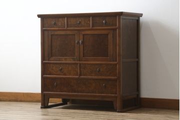 中古　指物家具　吉蔵　端正でおおらかな雰囲気漂う李朝スタイルの収納棚(小箪笥、引き出し、戸棚)(R-072591)