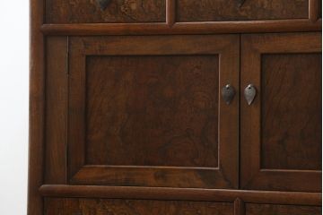 中古　指物家具　吉蔵　端正でおおらかな雰囲気漂う李朝スタイルの収納棚(小箪笥、引き出し、戸棚)(R-072591)