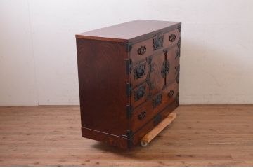中古　岩谷堂箪笥　黒々とした金具が重厚な雰囲気を高める和タンス(和箪笥、収納箪笥、引き出し、サイドチェスト)(R-072592)