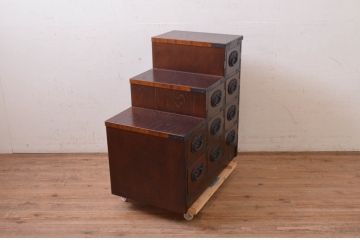 中古　美品　上質な和の雰囲気香る階段箪笥風収納箪笥(整理たんす、階段タンス、和タンス、引き出し)(R-072593)