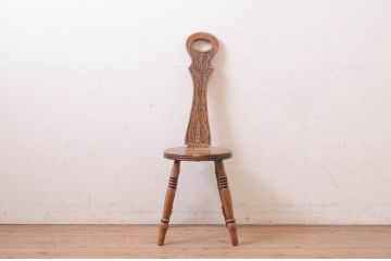 イギリスビンテージ　希少モデル　Old Charm(オールドチャーム)　背面の彫刻と個性的なデザインが素敵なスピニングチェア(スピナーズチェア、板座チェア、ダイニングチェア、椅子、イス、ヴィンテージ、英国)(R-072595)