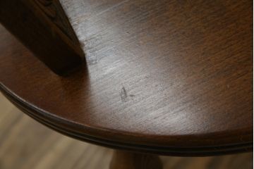 イギリスビンテージ　希少モデル　Old Charm(オールドチャーム)　背面の彫刻と個性的なデザインが素敵なスピニングチェア(スピナーズチェア、板座チェア、ダイニングチェア、椅子、イス、ヴィンテージ、英国)(R-072595)