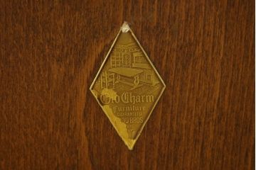 イギリスビンテージ　希少モデル　Old Charm(オールドチャーム)　背面の彫刻と個性的なデザインが素敵なスピニングチェア(スピナーズチェア、板座チェア、ダイニングチェア、椅子、イス、ヴィンテージ、英国)(R-072595)