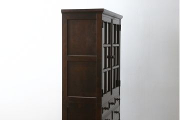 中古　北海道民芸家具　HM160K　美しい木肌とシックな佇まいが魅力的なキャビネット(食器棚、収納棚、戸棚、カップボード、飾り棚、本箱)(R-072596)