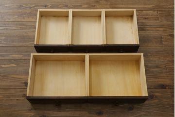 中古　北海道民芸家具　HM160K　美しい木肌とシックな佇まいが魅力的なキャビネット(食器棚、収納棚、戸棚、カップボード、飾り棚、本箱)(R-072596)