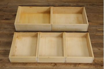 中古　北海道民芸家具　HM160K　美しい木肌とシックな佇まいが魅力的なキャビネット(食器棚、収納棚、戸棚、カップボード、飾り棚、本箱)(R-072596)