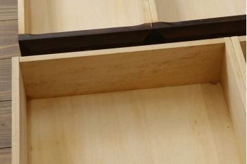 中古　北海道民芸家具　HM160K　美しい木肌とシックな佇まいが魅力的なキャビネット(食器棚、収納棚、戸棚、カップボード、飾り棚、本箱)(R-072596)