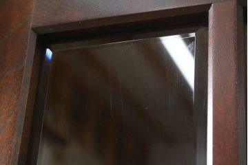 中古　北海道民芸家具　HM160K　美しい木肌とシックな佇まいが魅力的なキャビネット(食器棚、収納棚、戸棚、カップボード、飾り棚、本箱)(R-072596)