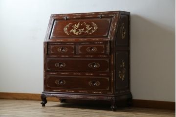アジアンビンテージ　花梨(カリン)材　上品なデザインの象嵌入りライティングビューロー(ワークデスク、簿記机、収納棚、戸棚、在宅用、在宅ワーク用、引き出し)(R-072600)