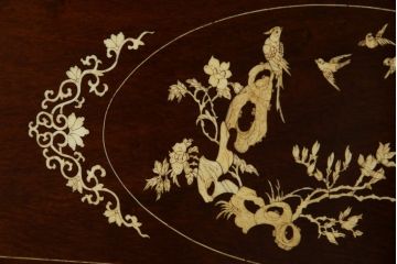 アジアンビンテージ　花梨(カリン)材　上品なデザインの象嵌入りライティングビューロー(ワークデスク、簿記机、収納棚、戸棚、在宅用、在宅ワーク用、引き出し)(R-072600)