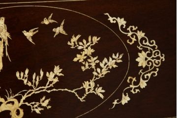 アジアンビンテージ　花梨(カリン)材　上品なデザインの象嵌入りライティングビューロー(ワークデスク、簿記机、収納棚、戸棚、在宅用、在宅ワーク用、引き出し)(R-072600)