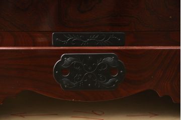 和製ビンテージ　美品　岩谷堂箪笥　伝統工芸士「菊広」作　木地呂塗り　欅(ケヤキ)材　美しい杢目と立派な手打ち金具が目を惹く車箪笥(衣装箪笥、収納箪笥、整理箪笥、和箪笥、引き出し、ヴィンテージ)(R-072606)