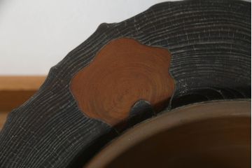 和製アンティーク　桐材　趣を感じさせる象嵌が魅力的なくり抜き火鉢(丸太火鉢、木製火鉢、切り株火鉢)(R-072608)