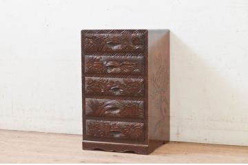 中古　日光彫り　大胆に施された花の彫りが美しい小引き出し(卓上収納、小物収納)(R-072617)