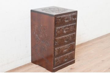 中古　日光彫り　大胆に施された花の彫りが美しい小引き出し(卓上収納、小物収納)(R-072617)