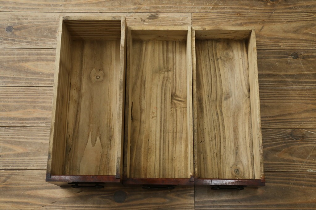 和製アンティーク　欅(ケヤキ)材　和の雰囲気を引き立てる長火鉢　(R-072618)