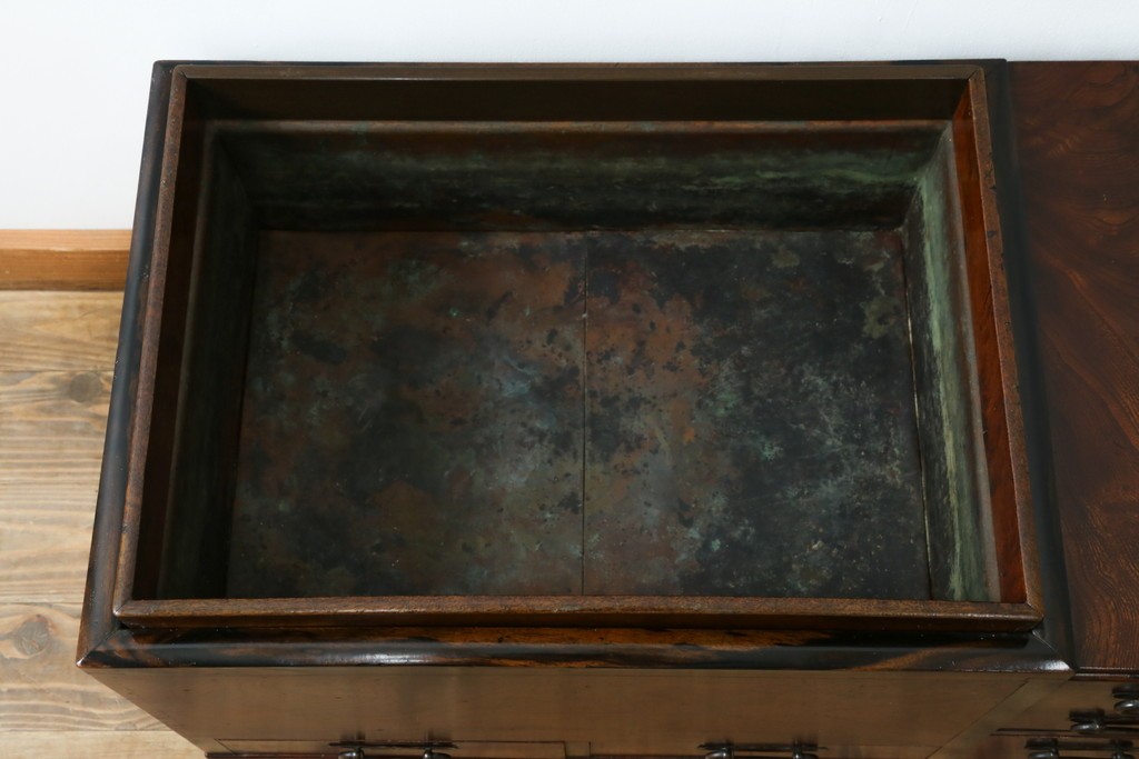 和製アンティーク　欅(ケヤキ)材　和の雰囲気を引き立てる長火鉢　(R-072618)