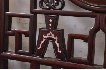 アジアンビンテージ　高級品!!　象嵌入りの凝ったデザインが魅力の唐木材製ベンチ(長椅子、長イス、花梨材、カリン材、板座チェア、3人掛けベンチ、ヴィンテージ)(R-072619)