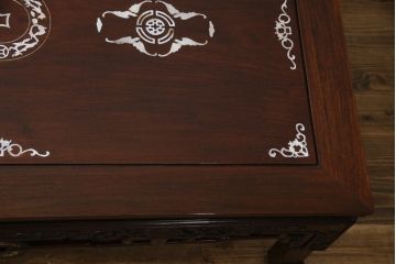 アジアンビンテージ　高級品!!　象嵌入りの凝ったデザインが魅力の唐木材製センターテーブル(リビングテーブル、ローテーブル、花梨材、カリン材、ヴィンテージ)(R-072620)