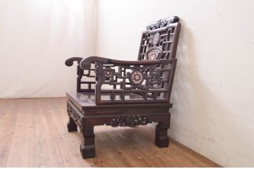 アジアンビンテージ　高級品!!　象嵌入りの凝ったデザインが魅力の唐木材製チェア(アームチェア、板座チェア、1人掛けソファ、花梨材、カリン材、ヴィンテージ)(R-072621)