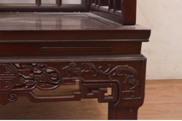 アジアンビンテージ　高級品!!　象嵌入りの凝ったデザインが魅力の唐木材製チェア(アームチェア、板座チェア、1人掛けソファ、花梨材、カリン材、ヴィンテージ)(R-072623)