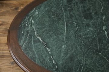 イギリスビンテージ　天板大理石が目を引くクラシカルなお部屋に取り入れたいオーバルセンターテーブル(リビングテーブル、楕円、ローテーブル、英国、ヴィンテージ)(R-072632)