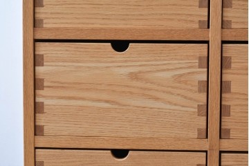 和製ヴィンテージ　高島屋特注品!　シンプルなデザインと引き出し8杯の収納力が魅力的なチェスト　(R-072634)