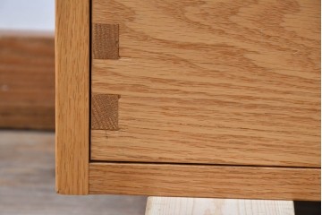 和製ヴィンテージ　高島屋特注品!　シンプルなデザインと引き出し8杯の収納力が魅力的なチェスト　(R-072634)