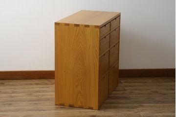  和製ビンテージ　高島屋特注品!　シンプルなデザインと引き出し8杯の収納力が魅力的なチェスト(引き出し、サイドチェスト、収納箪笥、ヴィンテージ)(R-072635)