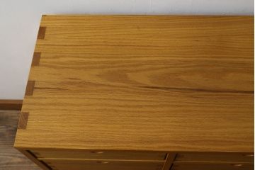 和製ビンテージ　高島屋特注品!　シンプルなデザインと引き出し8杯の収納力が魅力的なチェスト(引き出し、サイドチェスト、収納箪笥、ヴィンテージ)(R-072635)