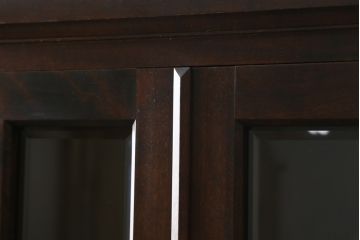 中古　北海道民芸家具　HM165K　高級感漂う上品な佇まいの食器棚(カップボード、キャビネット、収納棚、戸棚)(定価約43万円)(R-072645)