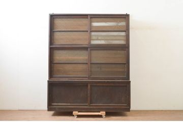 和製アンティーク　ダイヤガラス入り　ノスタルジックな雰囲気漂う大きな収納棚(キャビネット、食器棚、カップボード、戸棚)(R-072646)