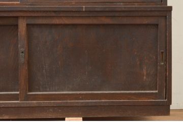 和製アンティーク　ダイヤガラス入り　ノスタルジックな雰囲気漂う大きな収納棚(キャビネット、食器棚、カップボード、戸棚)(R-072646)