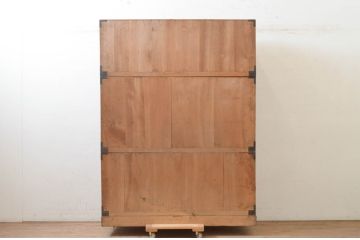 和製アンティーク　美品!!　前面欅(ケヤキ)材　美しい漆塗りが魅力の三段重ね東北時代箪笥(衣装箪笥、和タンス、収納たんす、引き出し、重ねタンス)(R-072647)