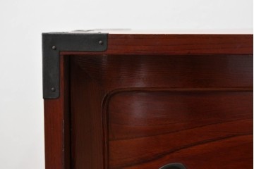 和製アンティーク　美品!!　前面欅(ケヤキ)材　美しい漆塗りが魅力の東北時代箪笥ローボード　(R-072648)